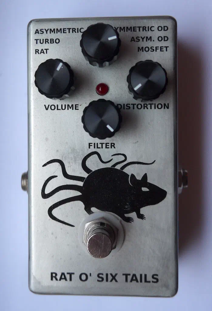 Rat o&rsquo;six tails